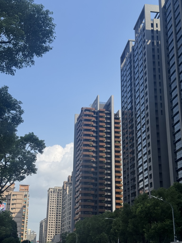 仰德建設，其實就是高雄的